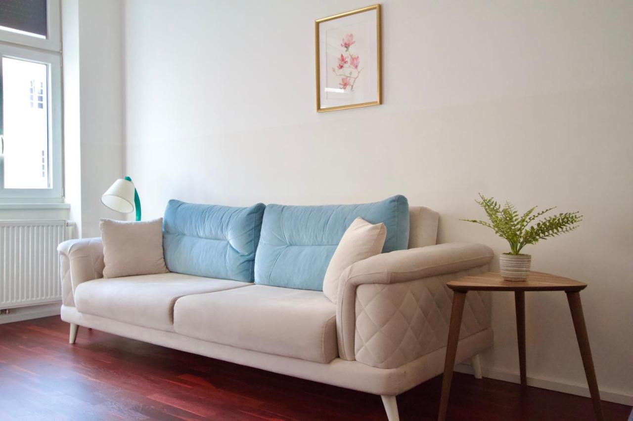 Comfortable 1100 With Contactless Check-in * Vienne